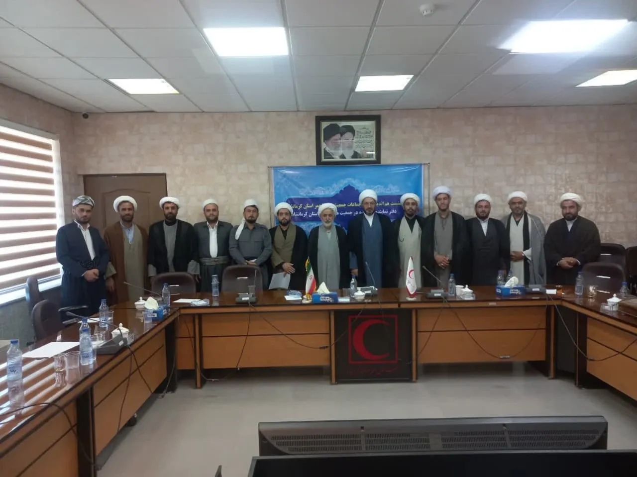 نشست هم اندیشی ائمه جماعت جمعیت هلال احمر استان کرمانشاه برگزار شد