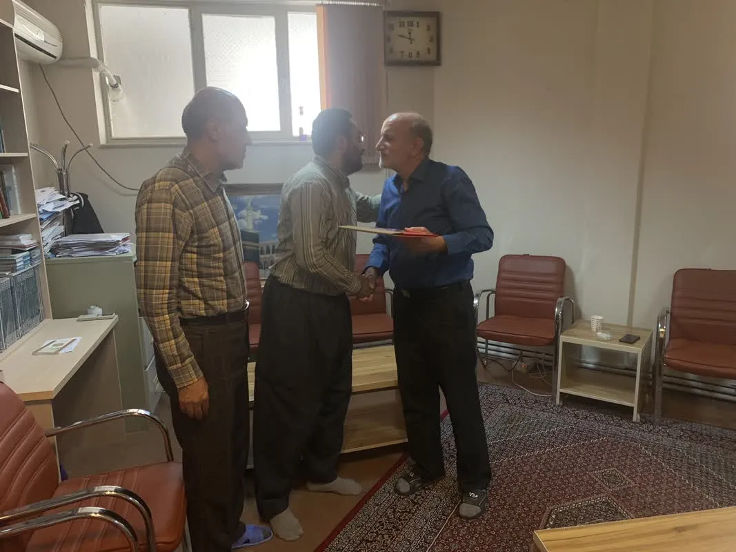 تقدیر مدیر ستاد اقامه نماز استان از قاری قرآن شهرداری سنندج
