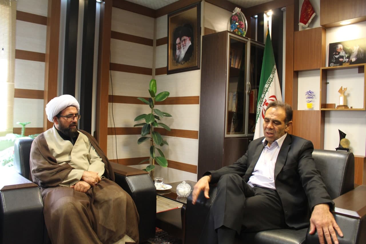 مدیر ستاد اقامه نماز استان مرکزی با فرماندار شهرستان شازند دیدار کرد