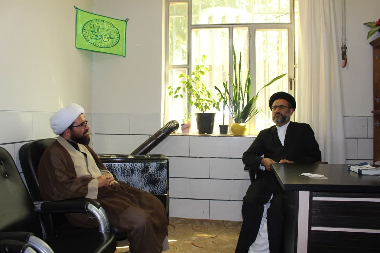 حضور مدیران و مسئولین ادارات در نماز جماعت، باعث تشویق کارکنان خواهد شد