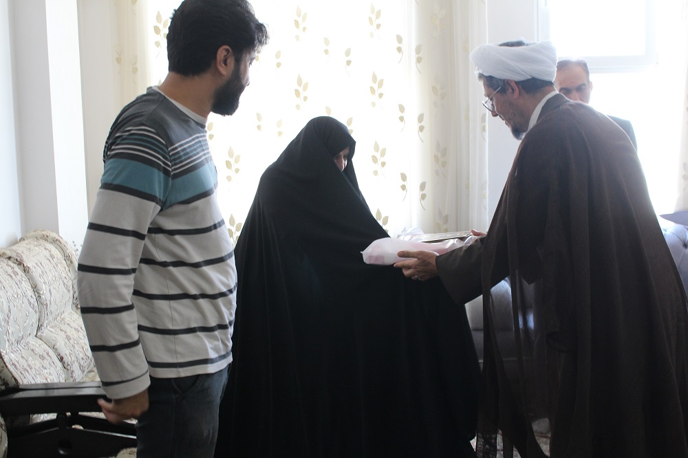 تاکید بر اقامه نماز اول وقت از جمله بندهای مشترک در وصایای شهدا است