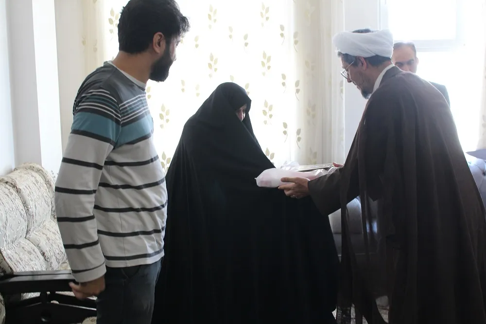 تاکید بر اقامه نماز اول وقت از جمله بندهای مشترک در وصایای شهدا است