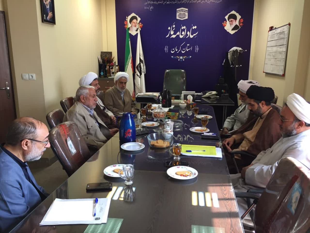 جلسه چهار جانبه توسعه نماز جماعت در مدارس شهر کرمان