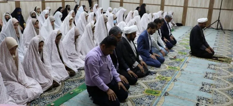 زنگ اولین نماز جماعت مدارس هرمزگان نواخته شد