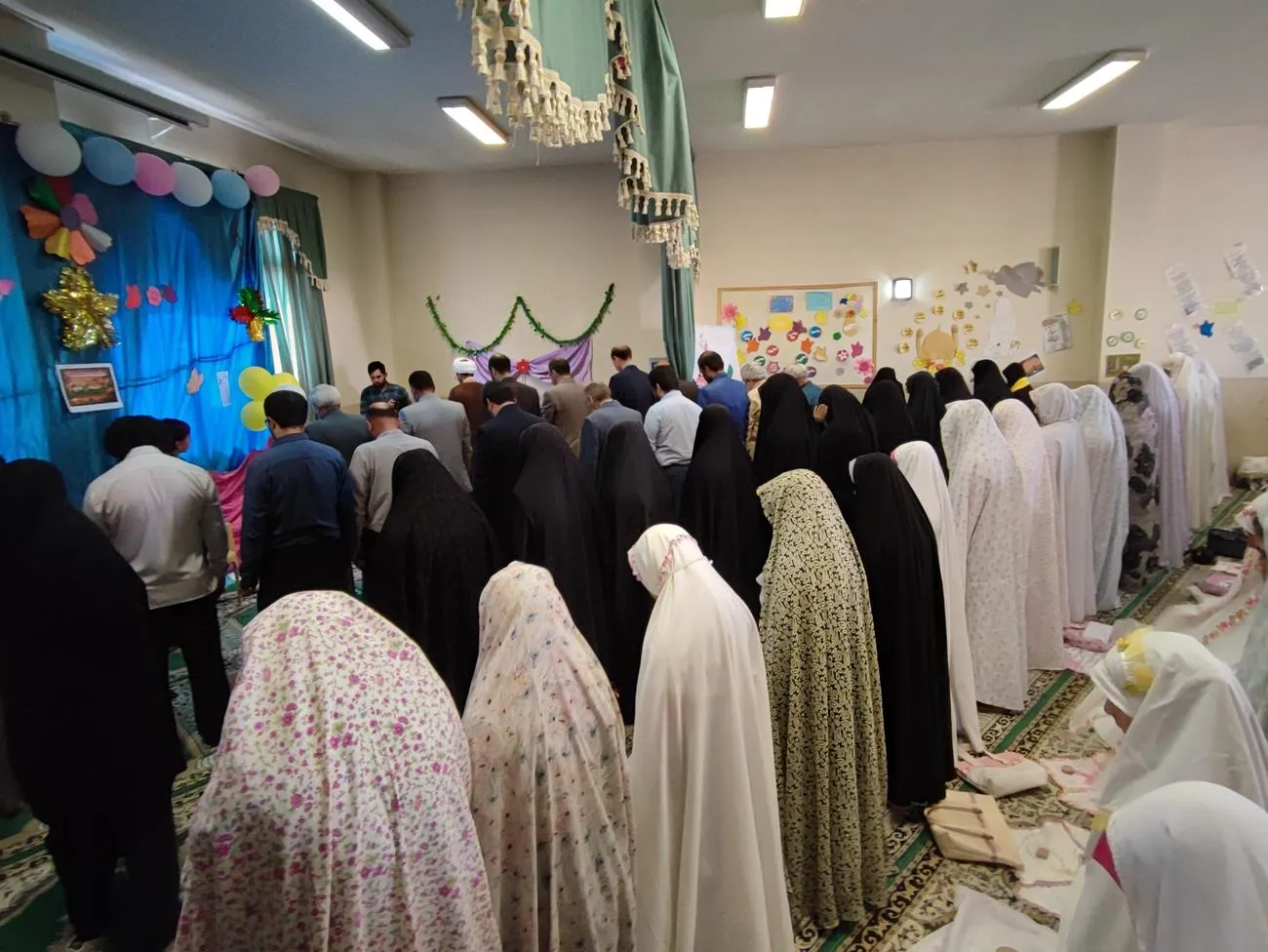 زنگ اول نماز مدارس با عنوان إنی احب الصلاة در مدارس استان اصفهان