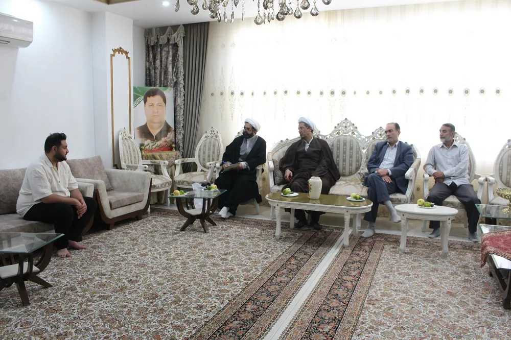 تاکید بر اقامه نماز اول وقت از جمله بندهای مشترک در وصایای شهدا است