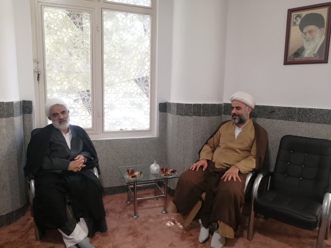 دیدار مدیر ستاد اقامه نماز البرز با امام جمعه مهرشهر