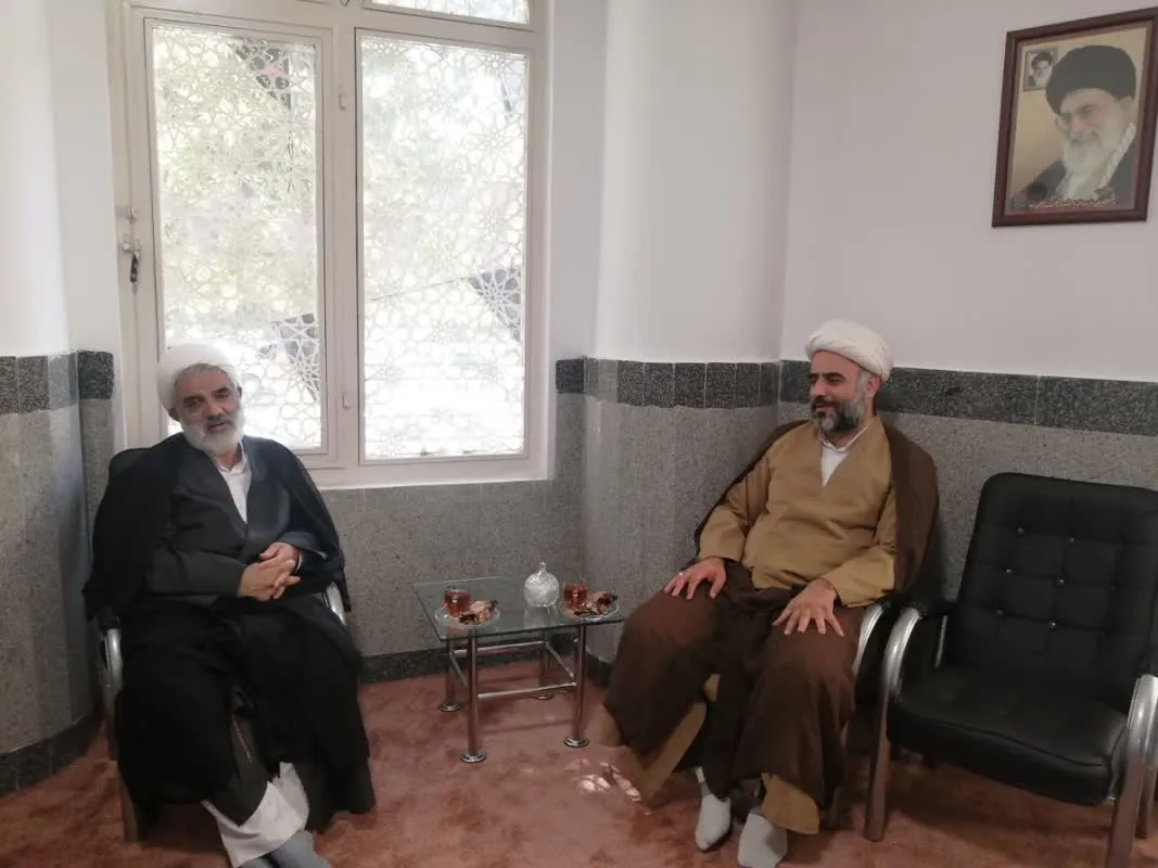 دیدار مدیر ستاد اقامه نماز البرز با امام جمعه مهرشهر