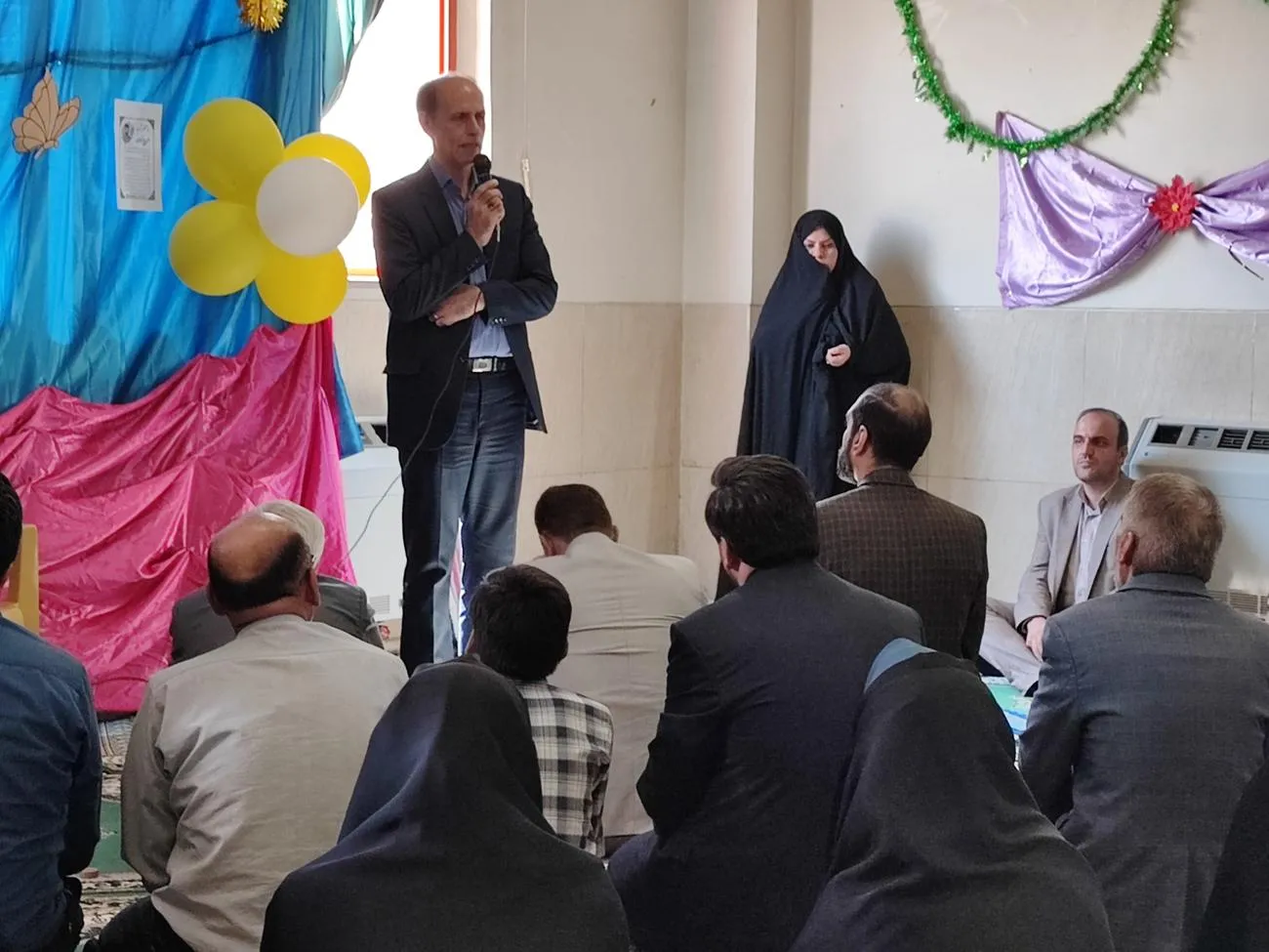زنگ اول نماز مدارس با عنوان إنی احب الصلاة در مدارس استان اصفهان