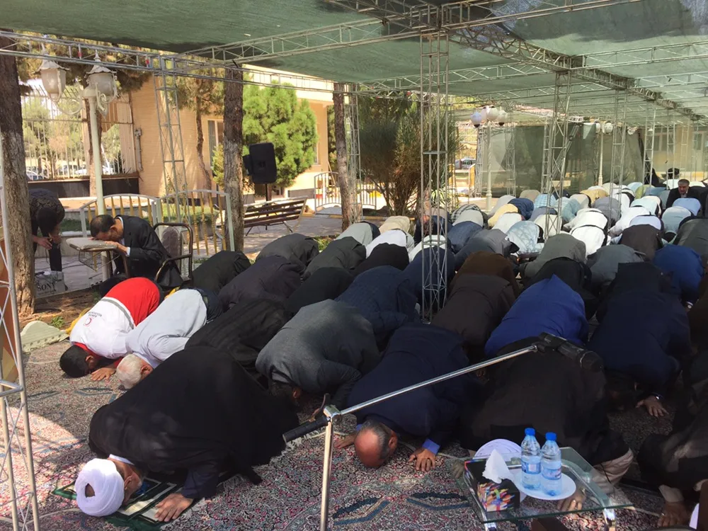 اقامه نماز وحدت بخش مدیران استان کرمان