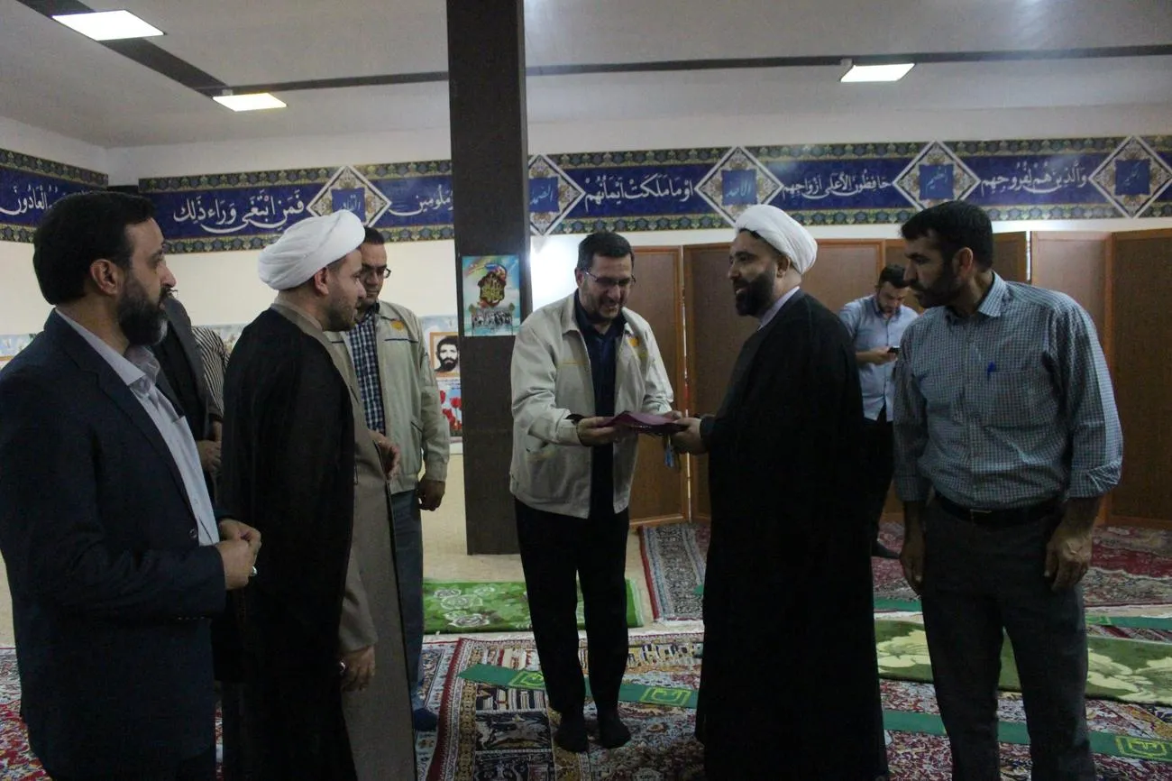 مراسم بزرگداشت هفته دفاع مقدس در مجتمع دخانیات ارومیه