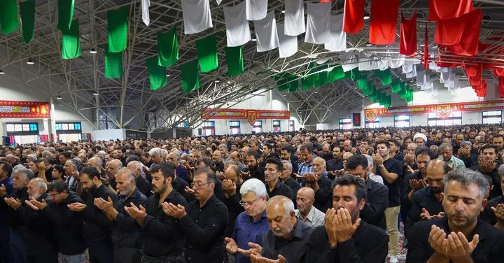 نماز ظهر اربعین اصفهان