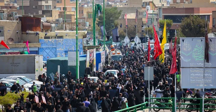 نماز ظهر اربعین اصفهان