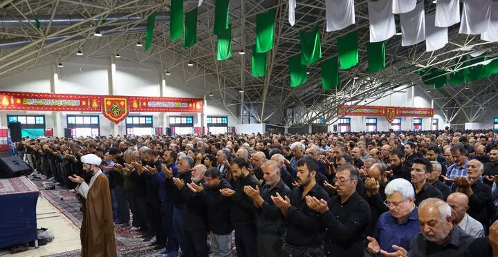 نماز ظهر اربعین اصفهان
