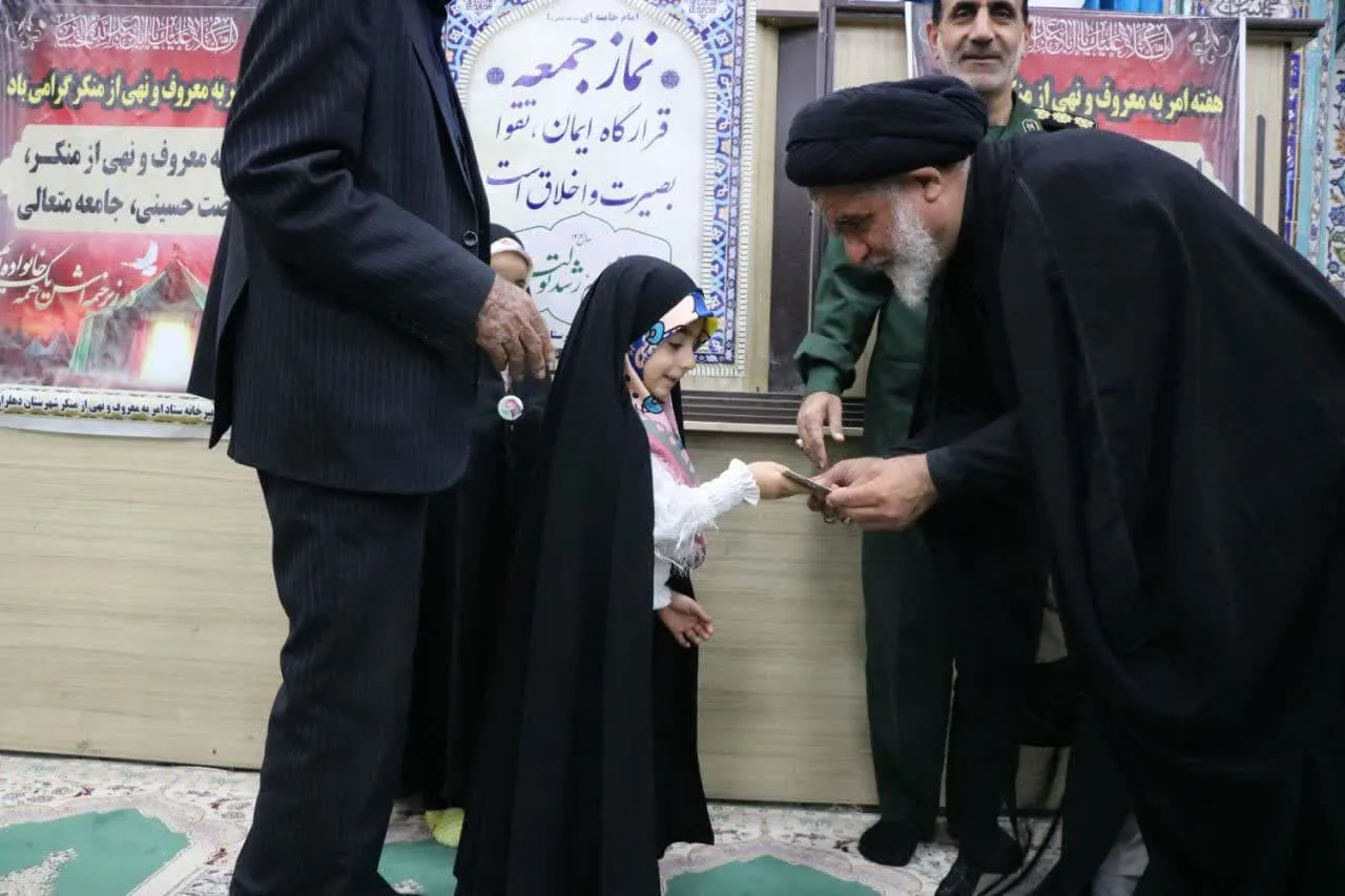 آموزش عملی نماز و وضو توسط امام جمعه شهرستان دهلران