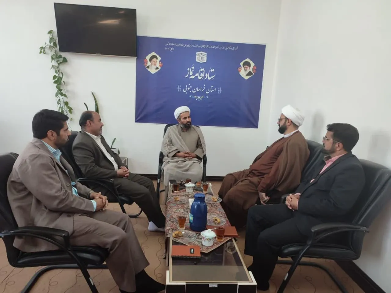 برگزاری نشست های تخصصی نماز ویژه کارکنان وخانواده پرسنل نیروی انتظامی خراسان جنوبی