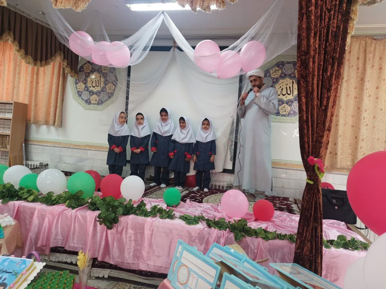 جشن شکوفه های نمازی در مدارس قم