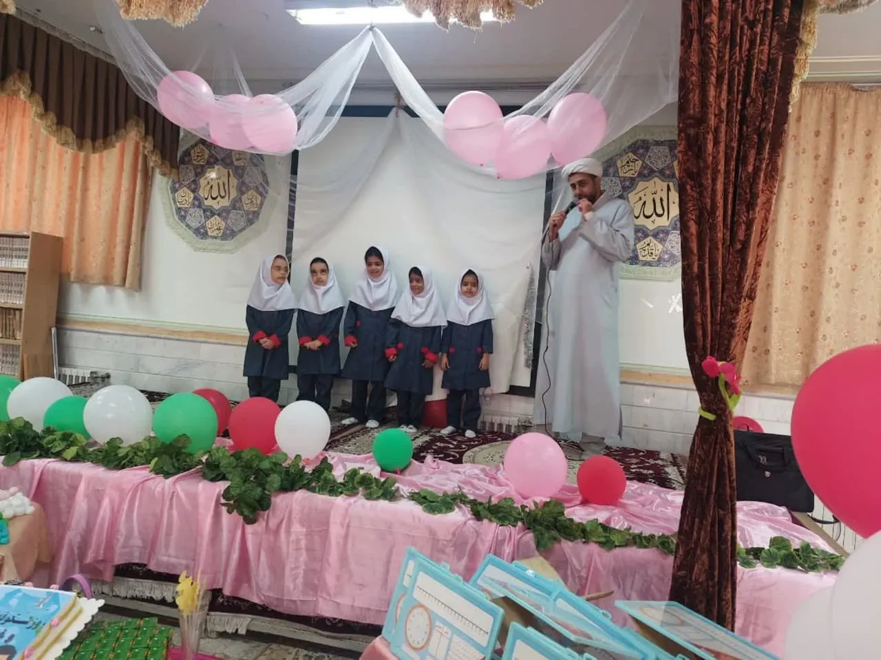 جشن شکوفه های نمازی در مدارس قم