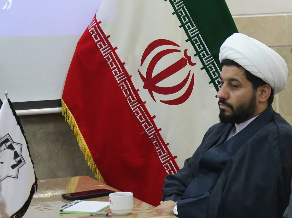 معاون پرورشی و فرهنگی اداره کل آموزش و پرورش استان نیز با تاکید بر لزوم هم افزایی ظرفیت ها در اجرای امور فرهنگی در مدارس خاطر نشان کرد: آموزش و پرورش آماده استفاده از ظرفیت های دستگاه هایی است که می توانند ما را در امور فرهنگی و تربیتی یاری کنند. حجت الاسلام و المسلمین محمد امینیان خاطر نشان کرد: پرداخت حق القدم ائمه جماعات از دیگر مشکلاتی است که در حوزه اقامه نماز در مدارس وجود دارد و امیدواریم با اهتمام مضاعف این امر محقق شود.