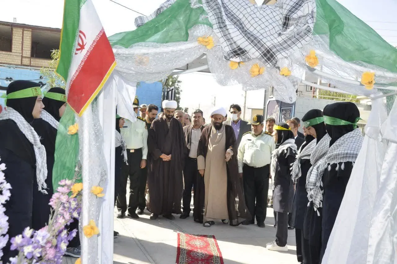 زنگ نماز در مدرسه دخترانه شاهد گیلانغرب نواخته شد