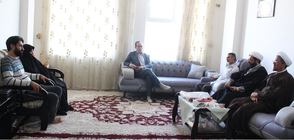 تاکید بر اقامه نماز اول وقت از جمله بندهای مشترک در وصایای شهدا است
