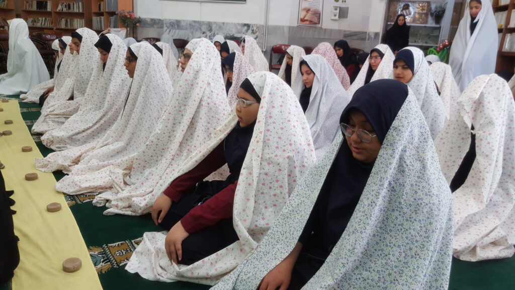 مدیر ستاد اقامه نماز خراسان رضوی در مراسم زنگ نماز شروع سال تحصیلی مدرسه استثنایی نابینایان حضور یافت