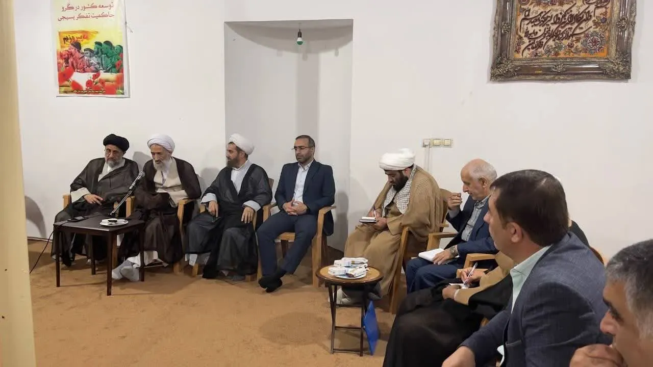 بازگشائي مساجد ونمازخانه ها در اوقات نماز با مسئوليت فرمانداران مي باشد