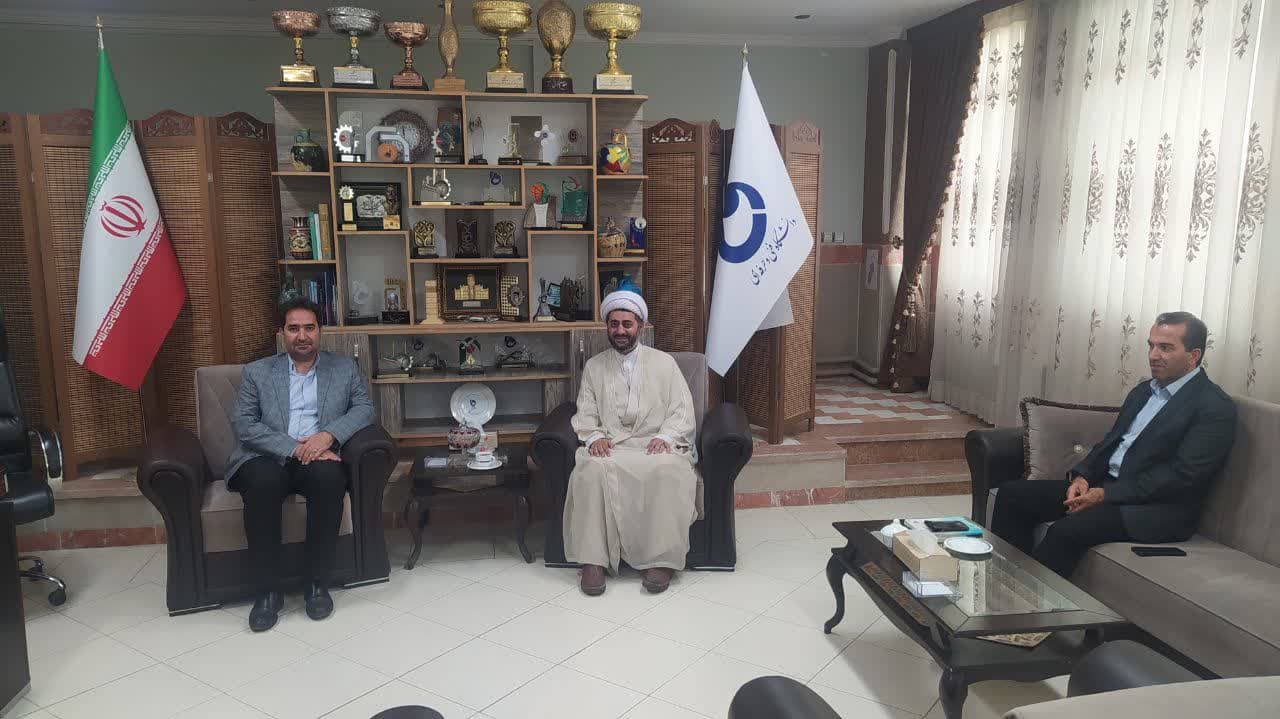 نشست مدیر ستاد اقامه نماز با رئیس دانشگاه فنی حرفه ای آذربایجان شرقی