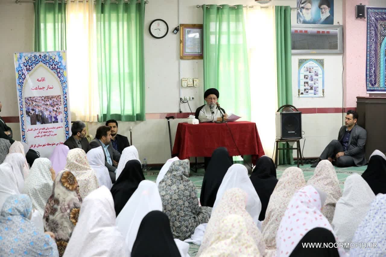 نشست دانش آموزی نماز با سخنرانی نماینده ولی فقیه گلستان