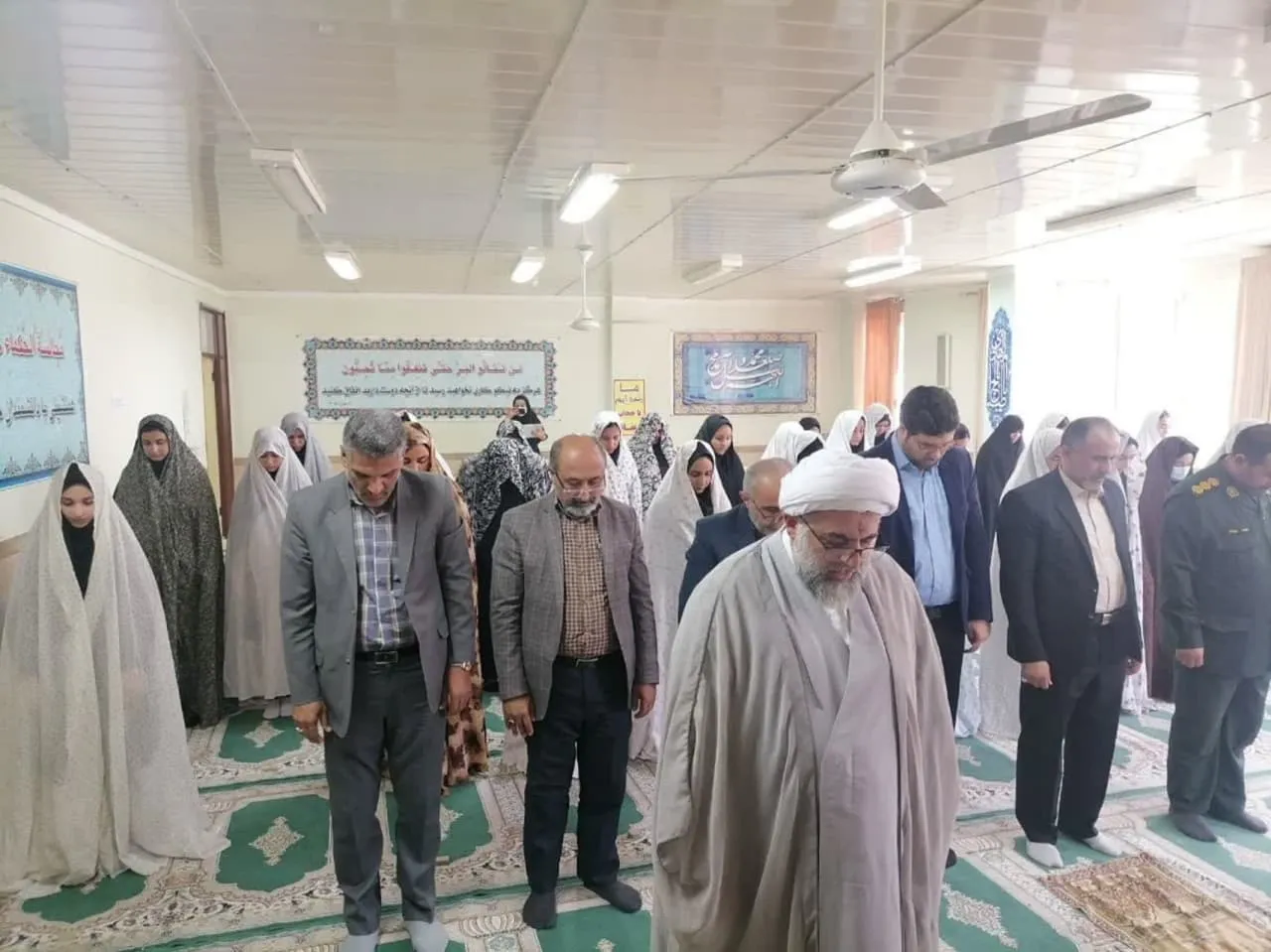 نشست دانش آموزی با موضوع نماز در مدارس شهرستان آزادشهر