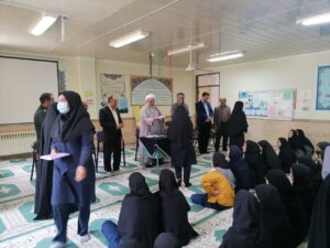 نشست دانش آموزی با موضوع نماز در مدارس شهرستان آزادشهر