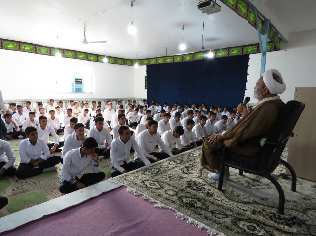 برگزاری گفتمان دینی با موضوع نماز و مهدویت در شهرستان بم