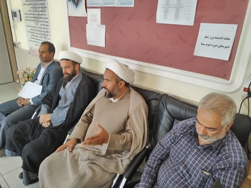 دومین جلسه هیات اندیشه ورز نماز در دبیرستان غیردولتی پسرانه سما بیرجند برگزار شد