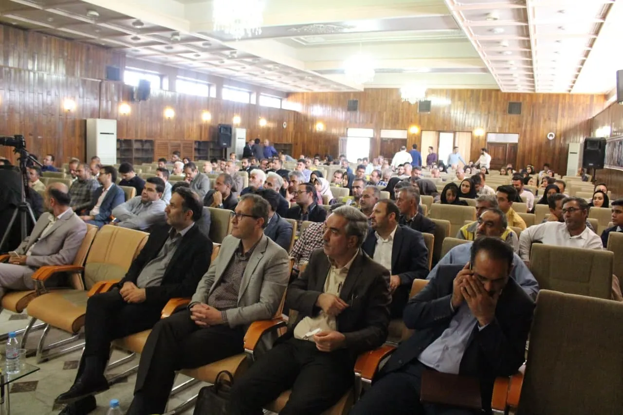 جشن میلاد پیامبر اکرم (ص) و امام صادق (ع) در شرکت توزیع نیروی برق برگزار شد
