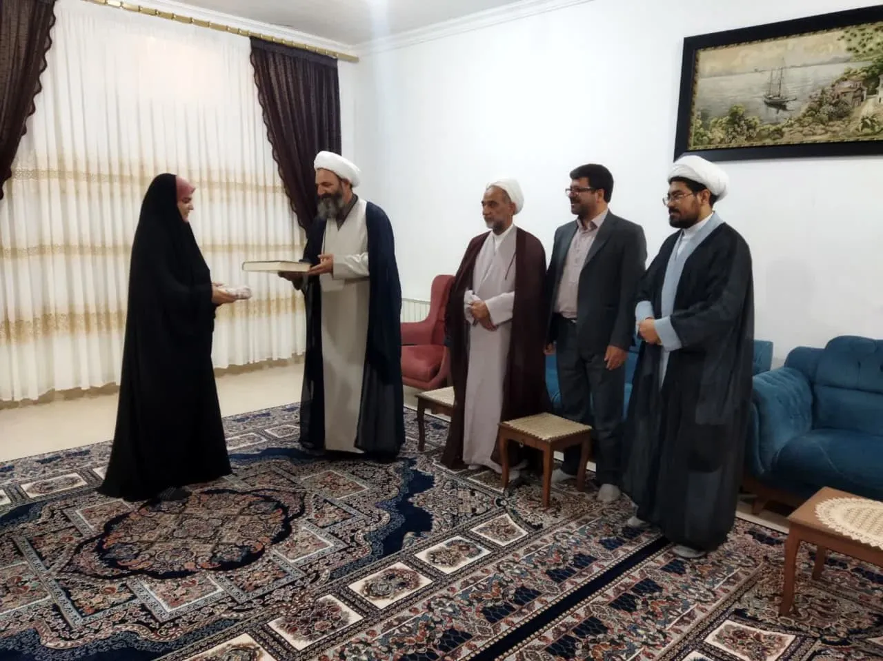 دانش آموز فردوسی که در مسابقات نماز مقام اول کشور را کسب کرده بود تجلیل شد