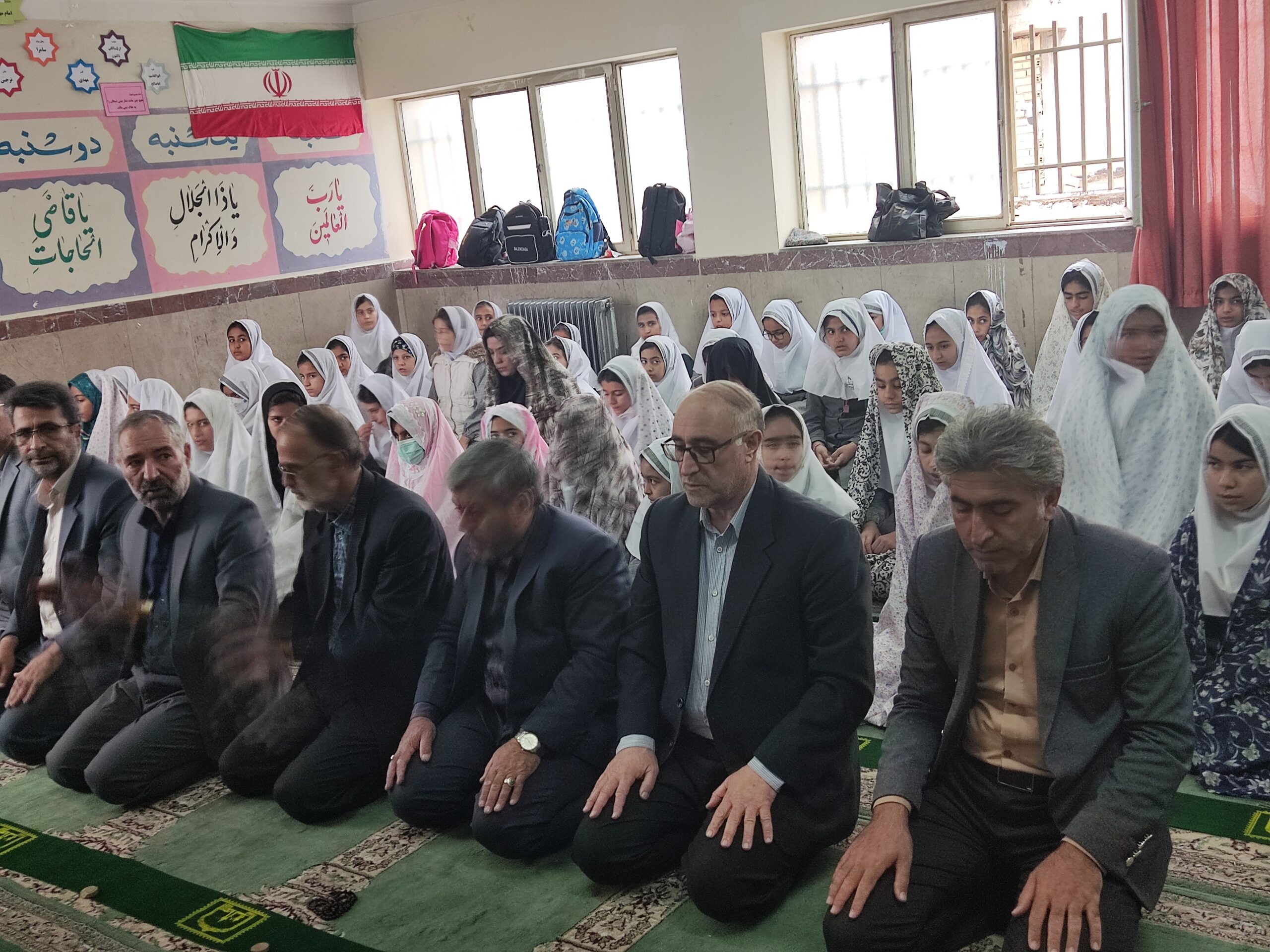 سهشنبههای نمازی در مدرسه شهید شیرخانی شهر ایلام