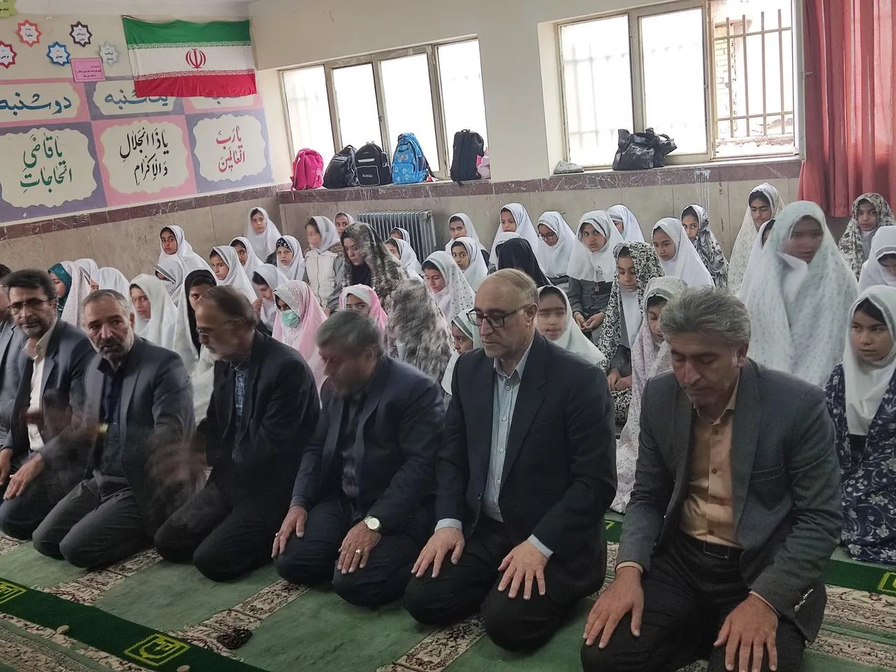 سه‌شنبه‌های نمازی در مدرسه شهید شیرخانی شهر ایلام