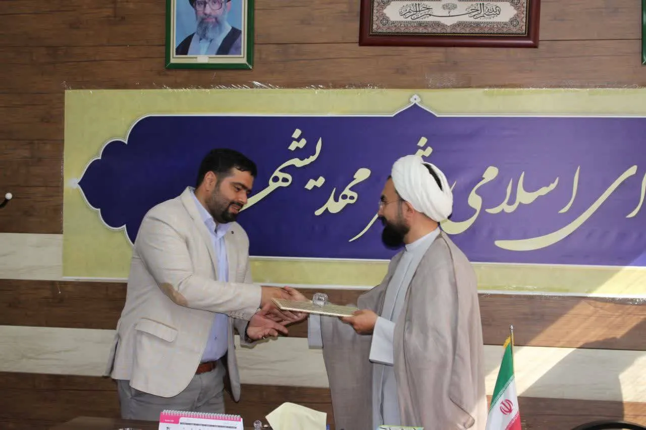 مدیر ستاد اقامه نماز استان سمنان با اعضای شورای اسلامی شهرستان مهدیشهر دیدار کرد