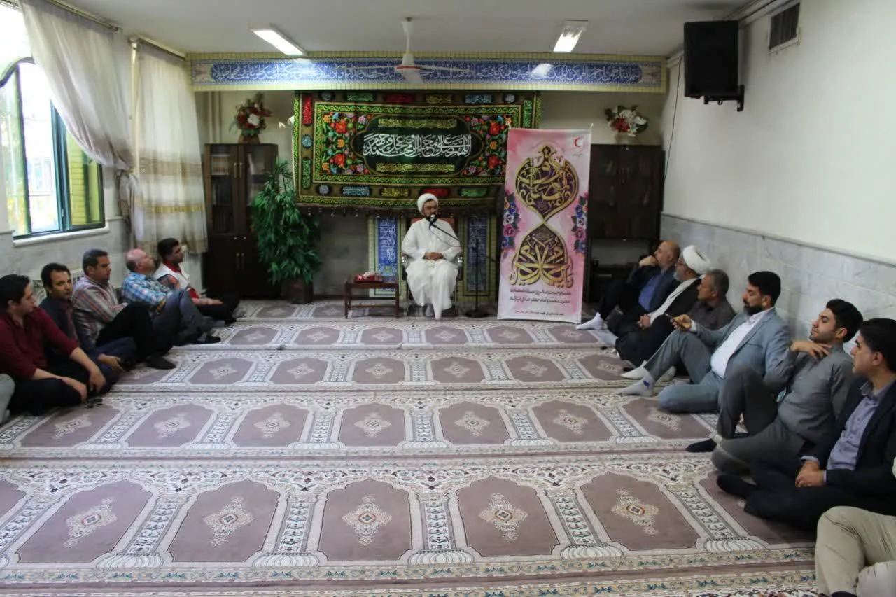 مدیر ستاد اقامه نماز استان سمنان در سازمان جمعیت هلال احمر سخنرانی کرد