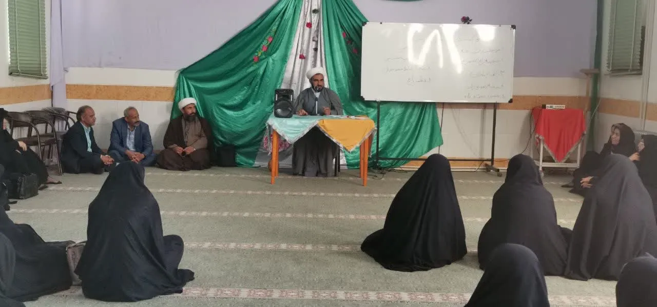 نشست آموزشی معارف نماز در دبیرستان دخترانه معارف صدرا یزد