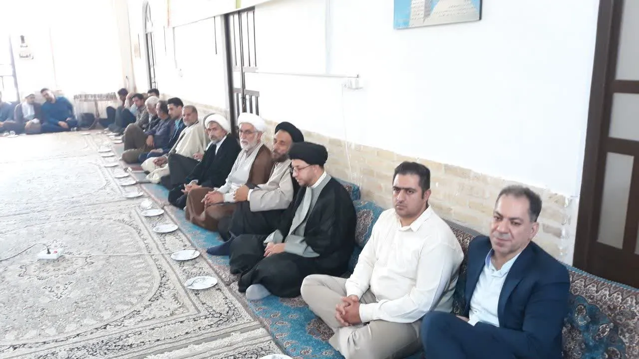 اولین نشست تخصصی دعوت به نماز ویژه امامان جماعت مدارس شهرستان زارچ برگزار شد