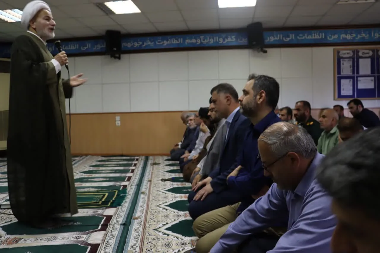تجلیل از فعالین و خادمین نماز