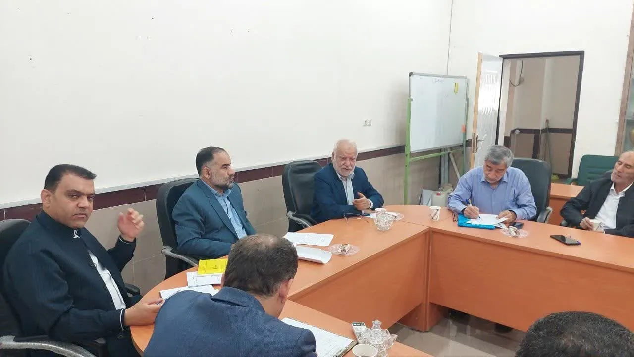 جلسه تبادل نظر مسئولان آموزش و پرورش با ستاد اقامه نماز استان خوزستان
