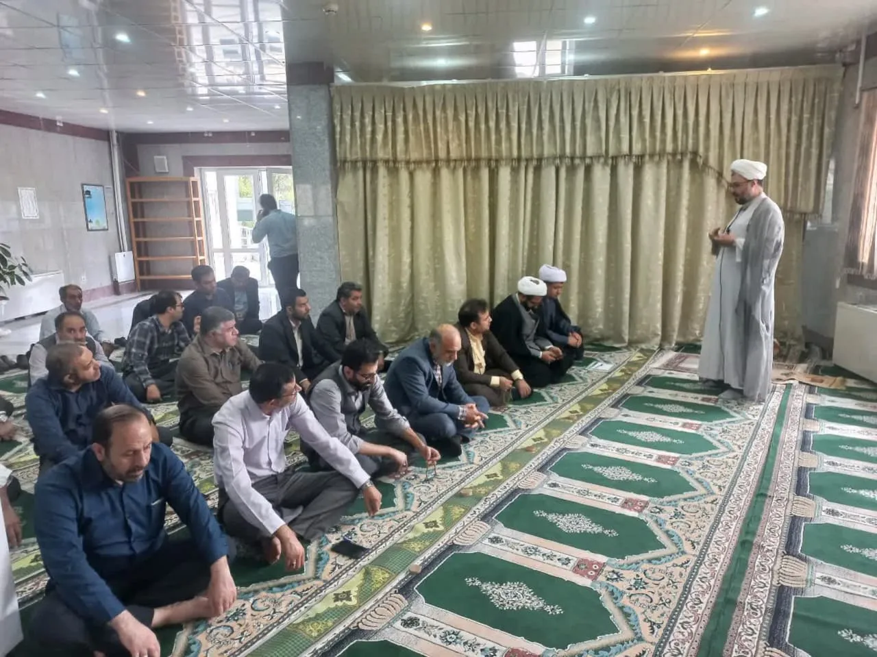 استمرار بازدیدها و نظارت بر نمازخانه های ادارات قم