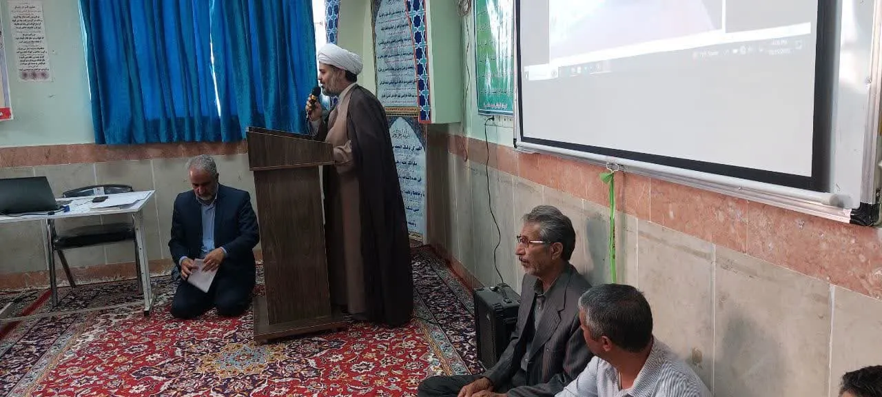 کارگاه شیوه های دعوت به نماز ویژه اولیاء دانش آموزان دبیرستان هاشمی نژادبیرجند