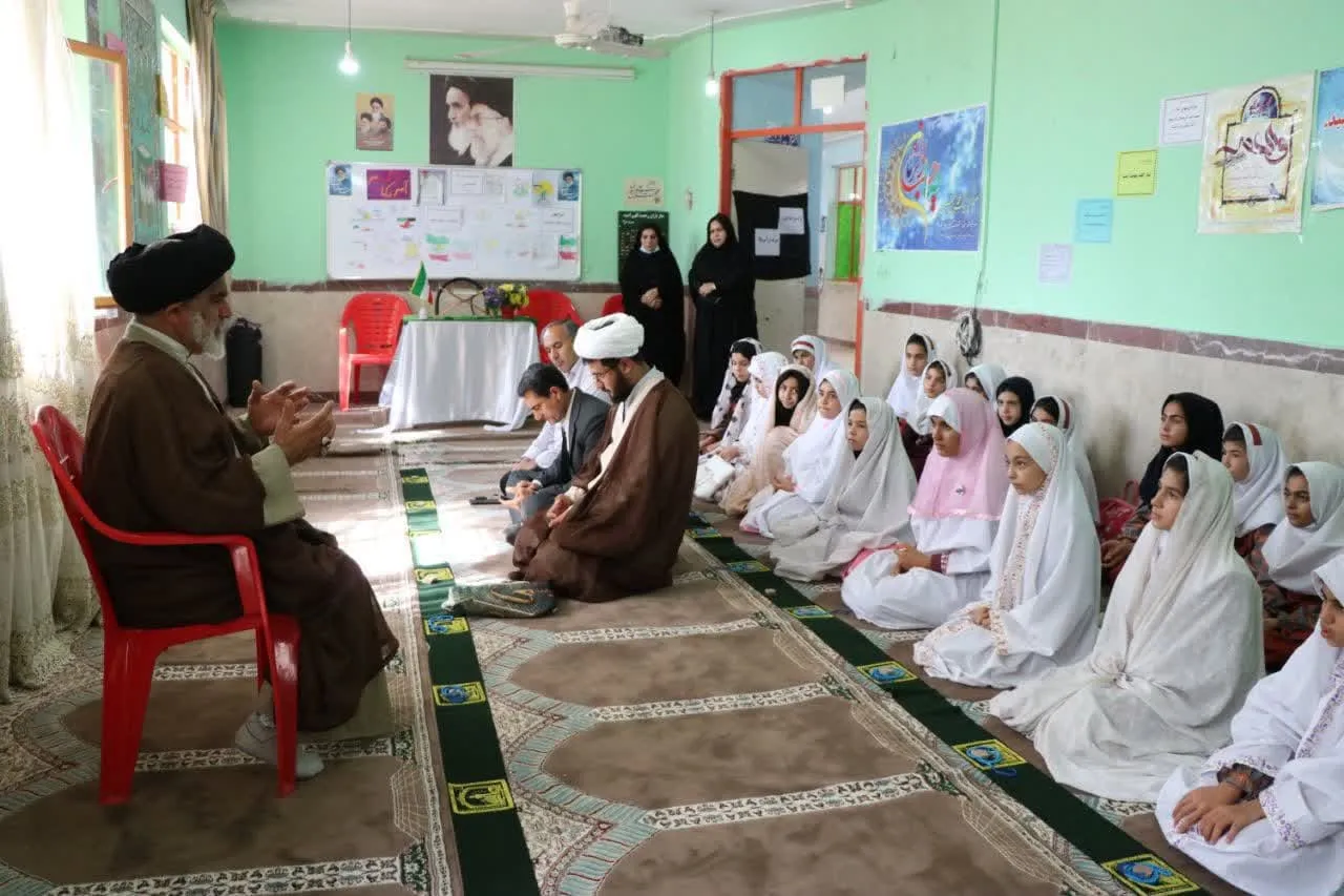 آموزش عملی نماز توسط امام جمعه شهرستان دهلران