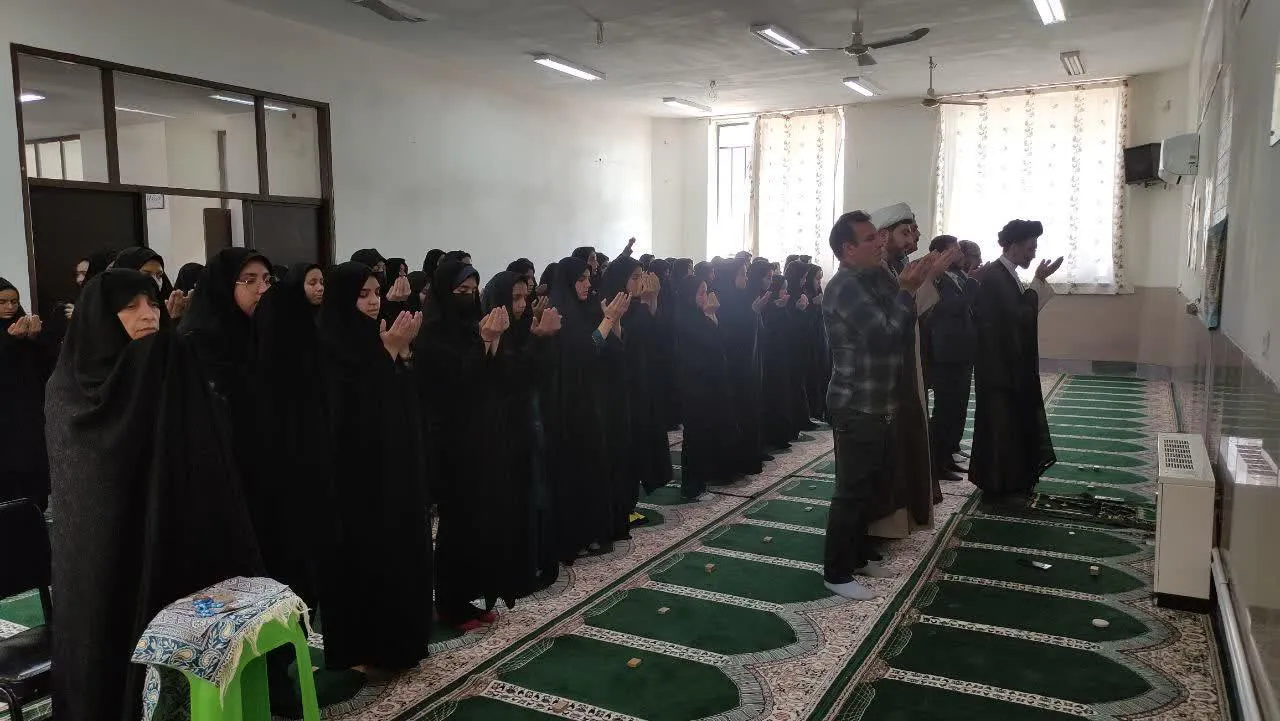 حضور در مدرسه دخترانه مصلحی کاشان