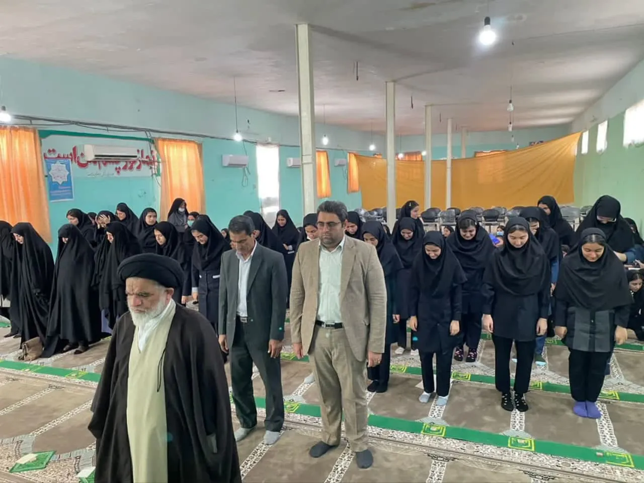 نشست دانشآموزی پاسخ به شبهات نماز در شهرستان دهلران برگزار شد