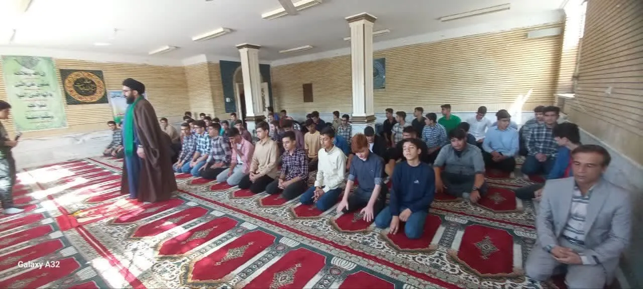 نشست نمازشناسی و پاسخ به شبهات نماز در شهرستان آبدانان برگزار شد