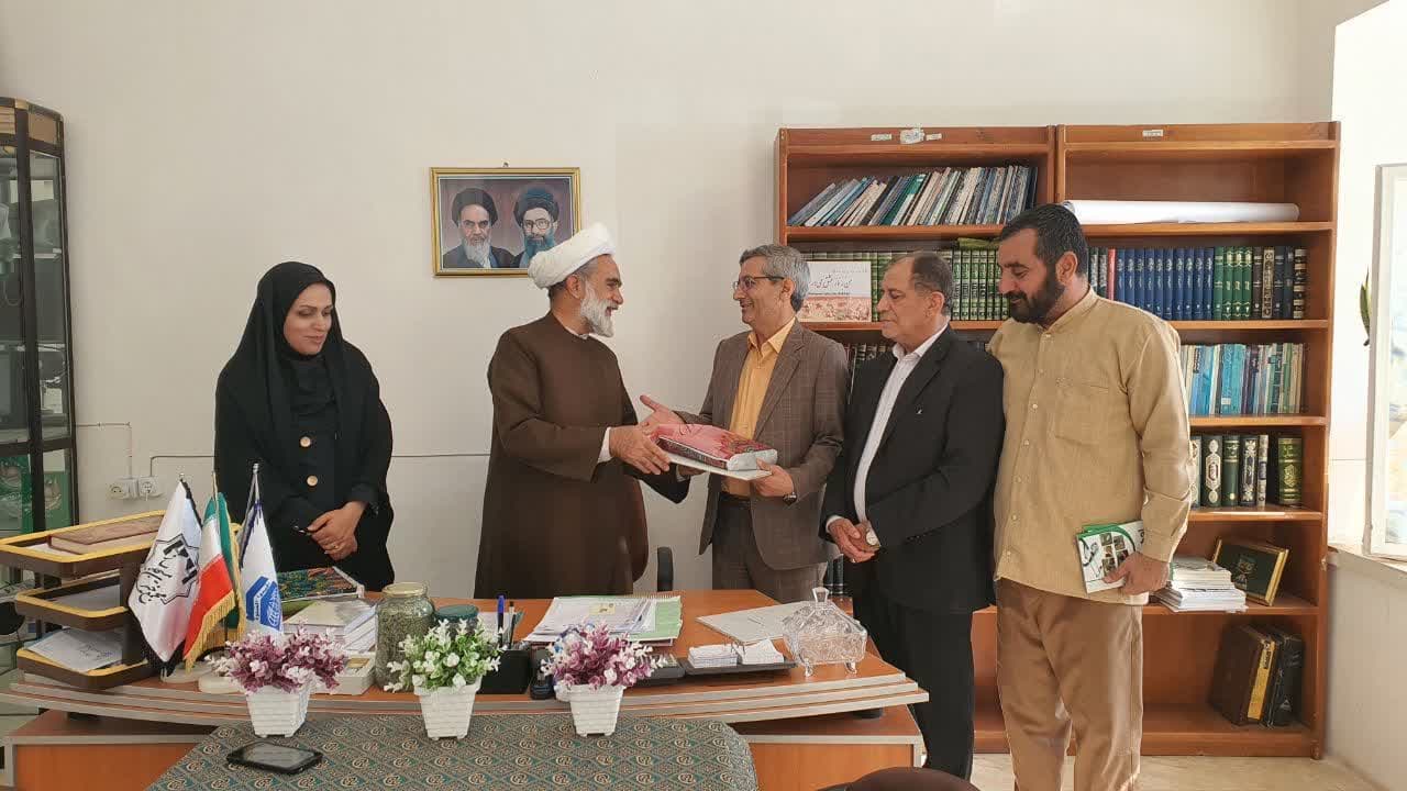 جلسه تقدیر از فعالین نماز فارس